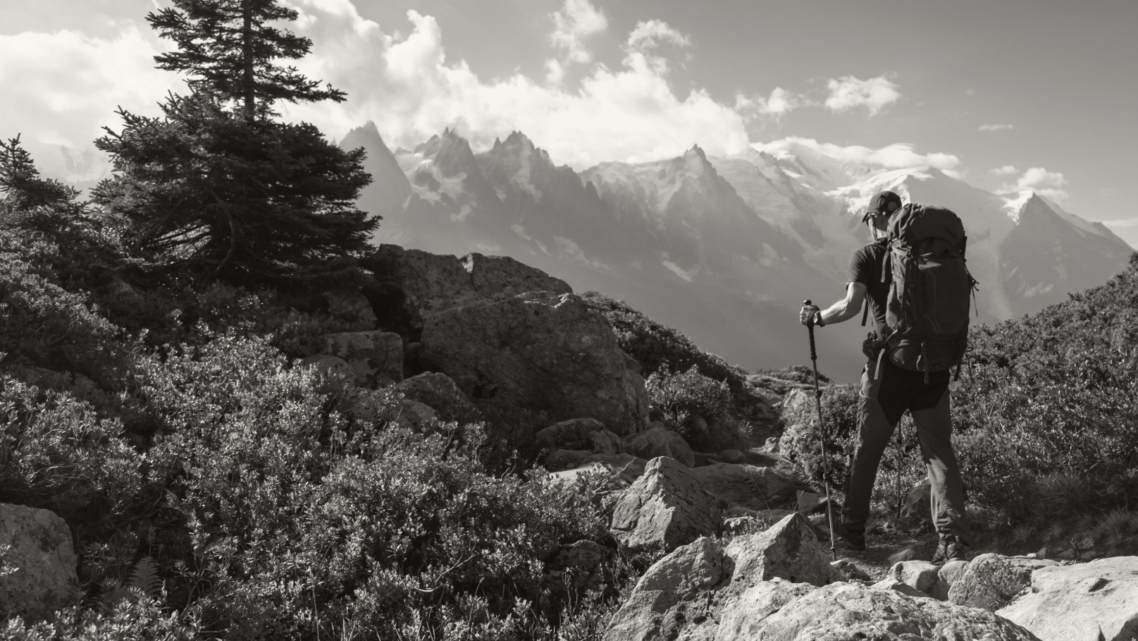 Grynd Hiker walking through the mountains